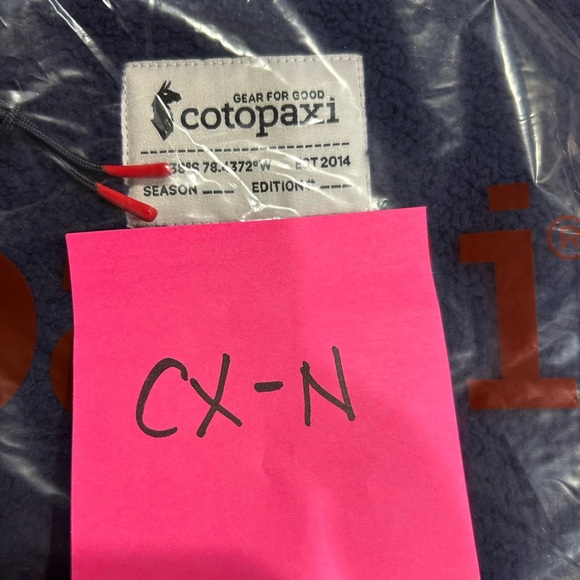 Cotopaxi Men's Large Trico Hybrid Vest Wine Violet Blue NWT Insulated Synthetic - Picture 8 of 8